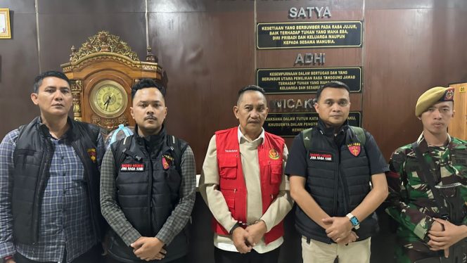
					Mantan Bupati Morowali Rachmansyah ditahan oleh Kejaksaan Tinggi Sulawesi Tengah. Foto : Istimewa