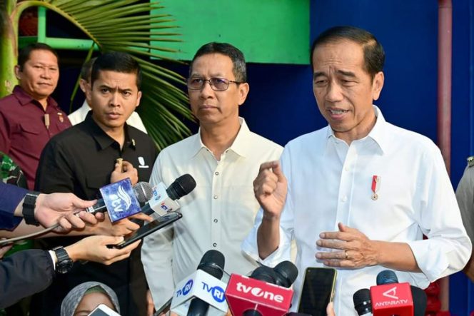 
					Jokowi ; Prabowo – Gibran Dua Periode