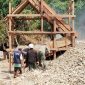 Aparat Penegak hukum melakukan penertiban di Desa Tombi, Kecamatan Ampibabo, Sulteng belum lama ini. Namun, aktifitas itu kembali aktif.